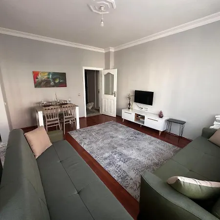 Apartment 500 Meters To Konyaalti Beach, 2+1 Fully Furnished Antalya